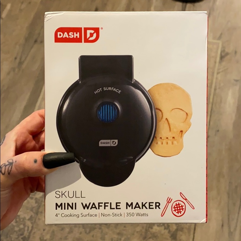 Skull Mini Waffle Maker